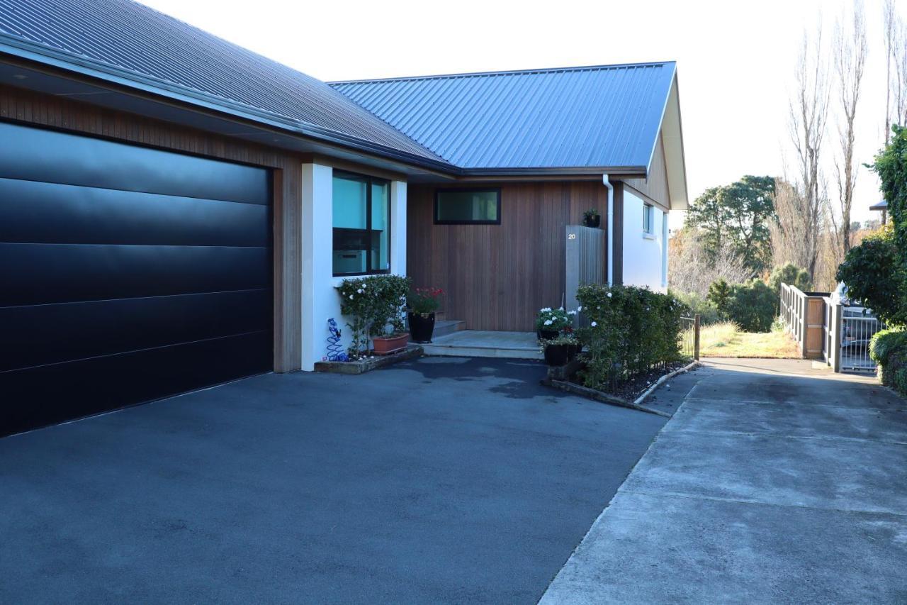 Modern Spacious Chartwell Hamilton Exterior photo